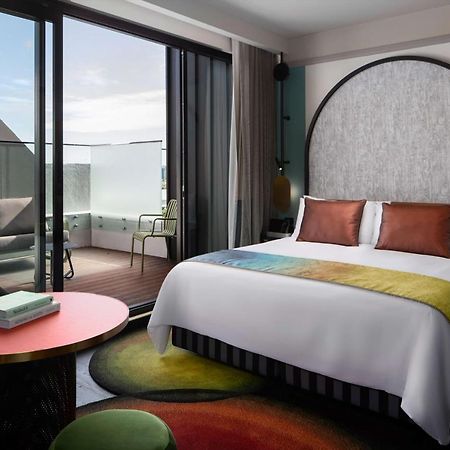 Qt Newcastle Hotel Buitenkant foto A room at the hotel